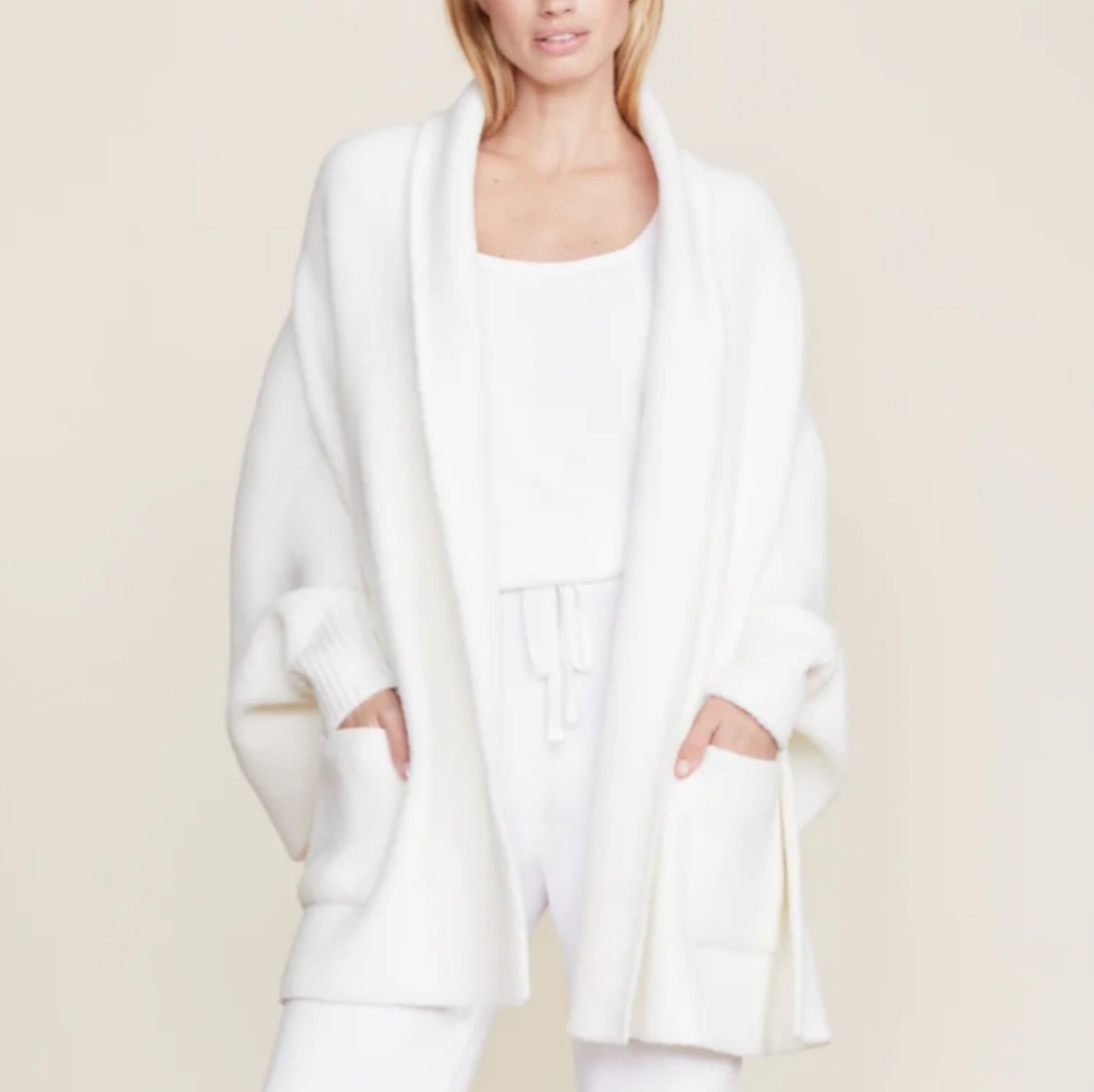 Barefoot dreams white cozy chic blanket wrap